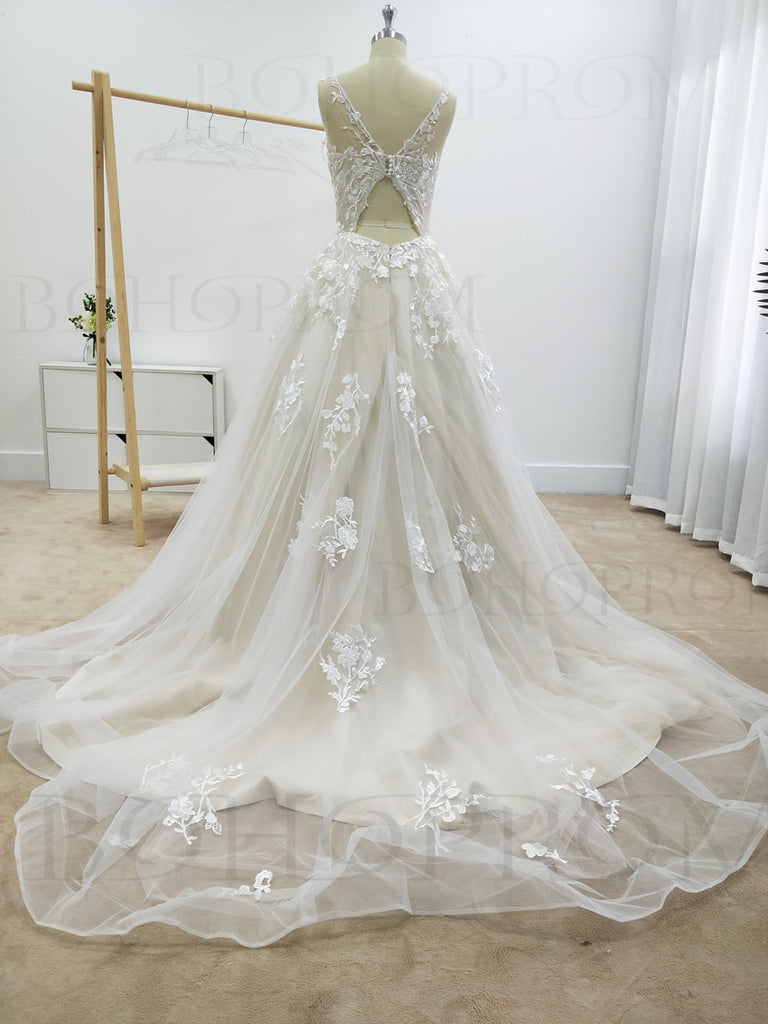 Romantic Tulle Appliqued A-line Wedding Dresses With Chapel Train WD217