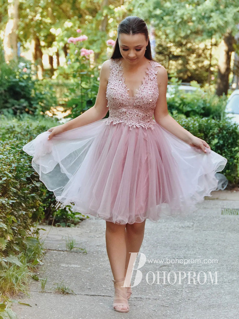 Romantic Tulle V-neckline A-line Homecoming Dresses With Beaded Appliques HD479
