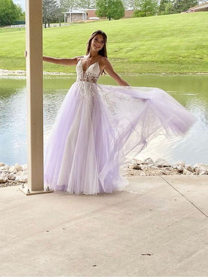 Charming V-neck Spaghetti Straps Tulle Prom Dresses A-line Appliques Gowns PD552