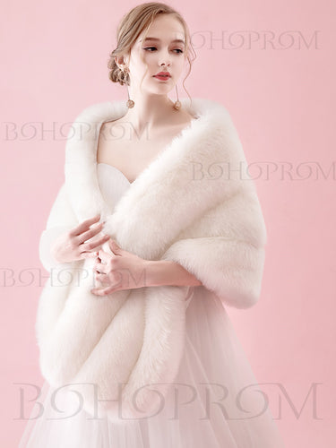 Chic Faux Fur Women's Shawl In Winter Ivory Warm Wraps SW003