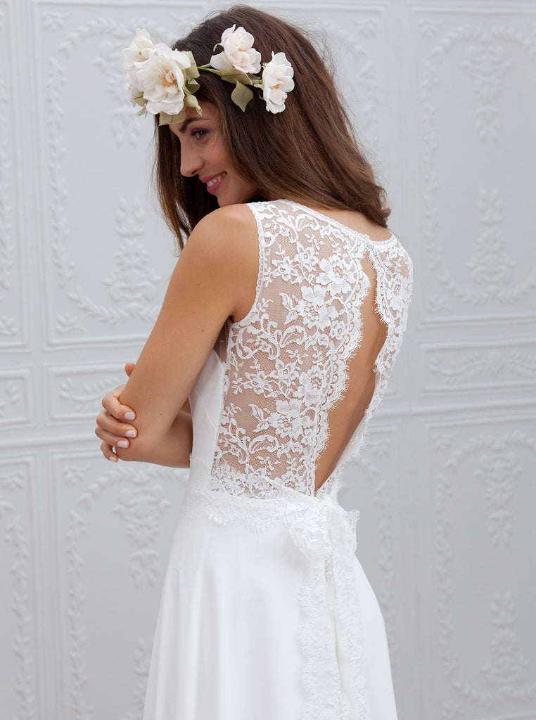 Simple Chiffon V-neck Neckline A-line Wedding Dresses With Appliqued WD182