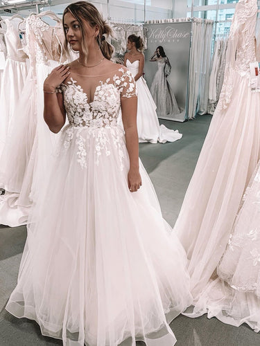 Appliqued A-line Wedding Dresses Tulle Bateau Bridal Gowns WD307