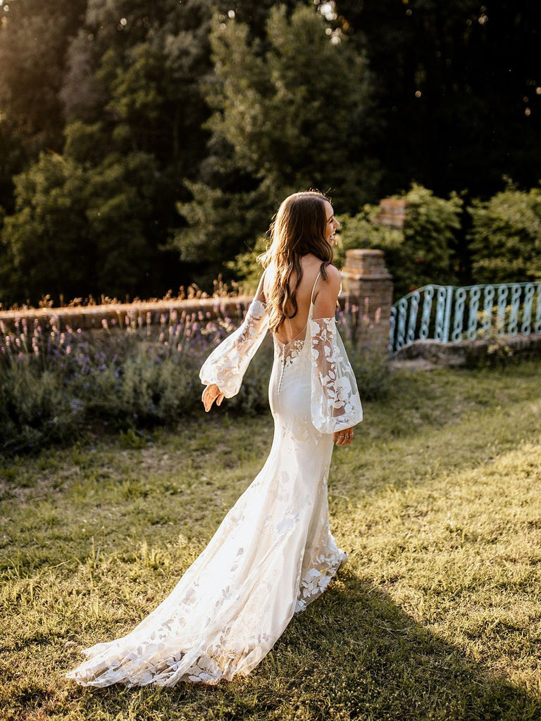 Graceful Lace Spaghetti Straps Neckline Sheath Wedding Dress WD068