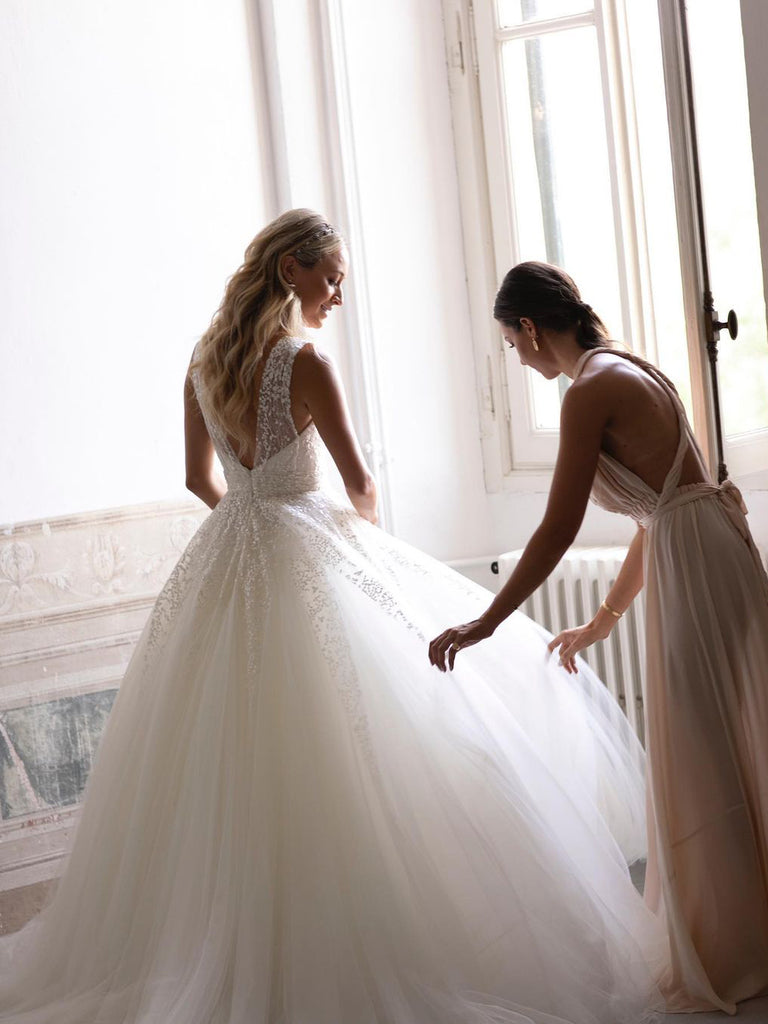 Elegant Lace V-neck Neckline Chapel Train A-line Wedding Dresses