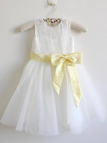 BohoProm Flower Girl Dresses Modest Lace & Tulle Jewel Neckline Short Length A-line Flower Girl Dresses FD065