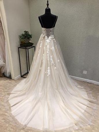 BohoProm Wedding Dresses A-line Spaghetti Strap Chapel Train Tulle Appliqued Wedding Dresses With Flowers SWD033