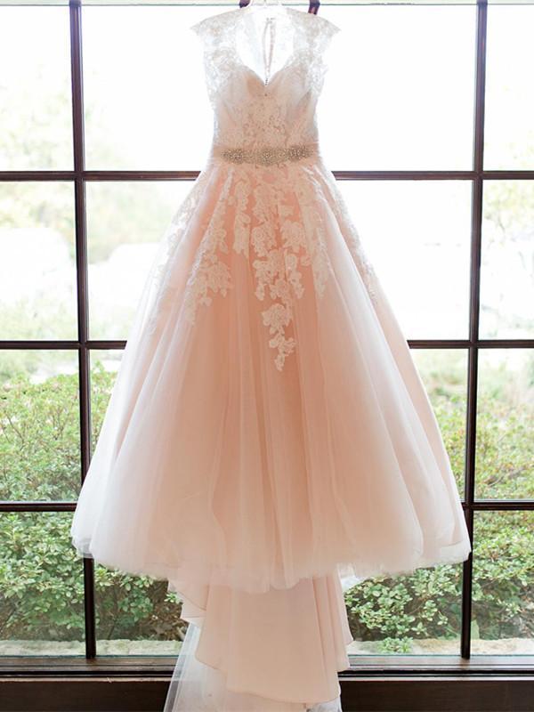 BohoProm Wedding Dresses Stunning Tulle V-neck Neckline A-line Wedding Dresses With Appliques WD113